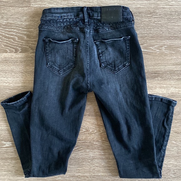 True Religion Mid Rise Super Skinny Halle Crochet Style Jeans - Picture 4 of 7